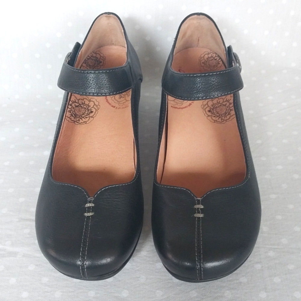 Taos Samba Black Leather Low Heel Mary Jane Shoes w/Velcro Closure